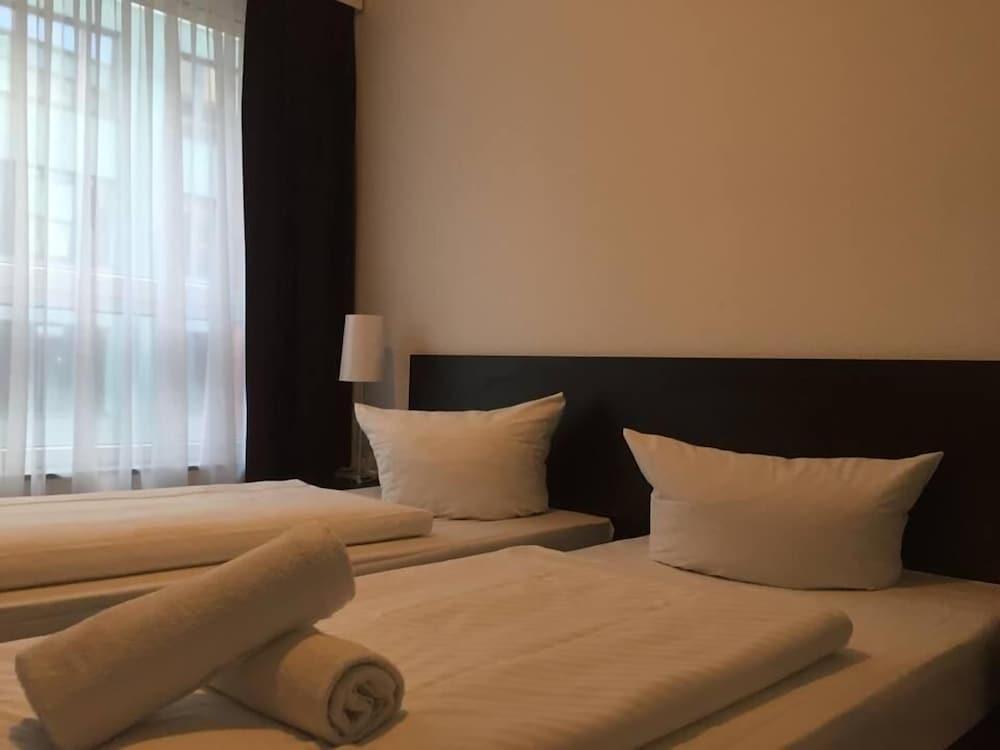 Mosel Hotel Frankfurt am Main Dış mekan fotoğraf