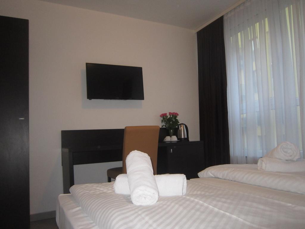 Mosel Hotel Frankfurt am Main Dış mekan fotoğraf