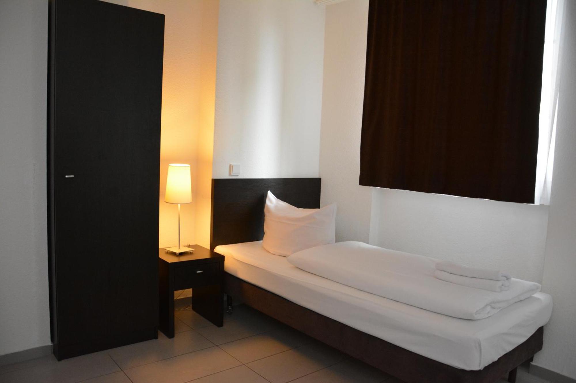 Mosel Hotel Frankfurt am Main Dış mekan fotoğraf